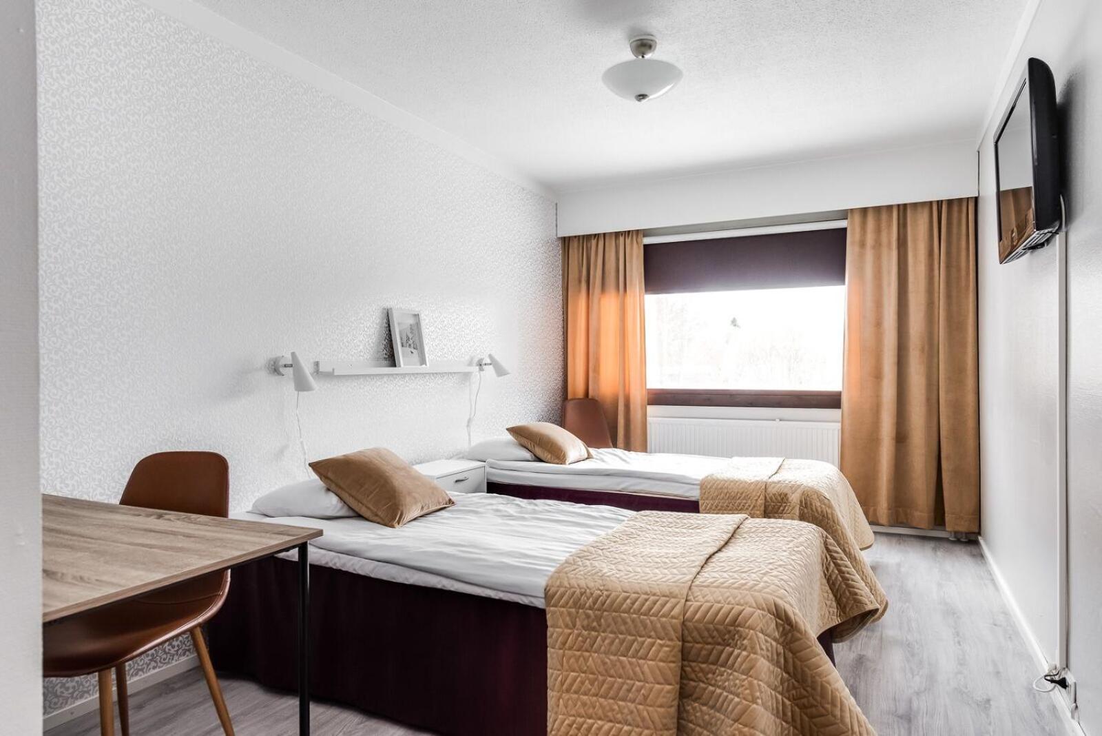 Hotel Kaeenpesae Юливиеска Экстерьер фото