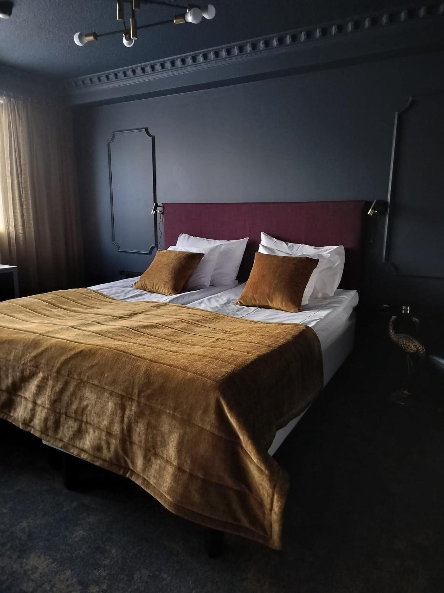 Hotel Kaeenpesae Юливиеска Экстерьер фото