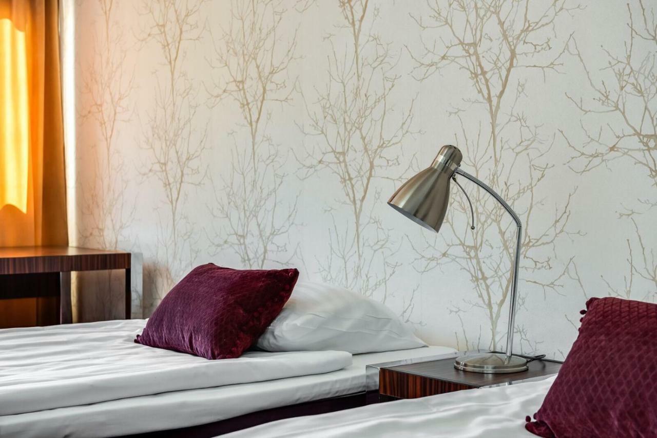 Hotel Kaeenpesae Юливиеска Экстерьер фото