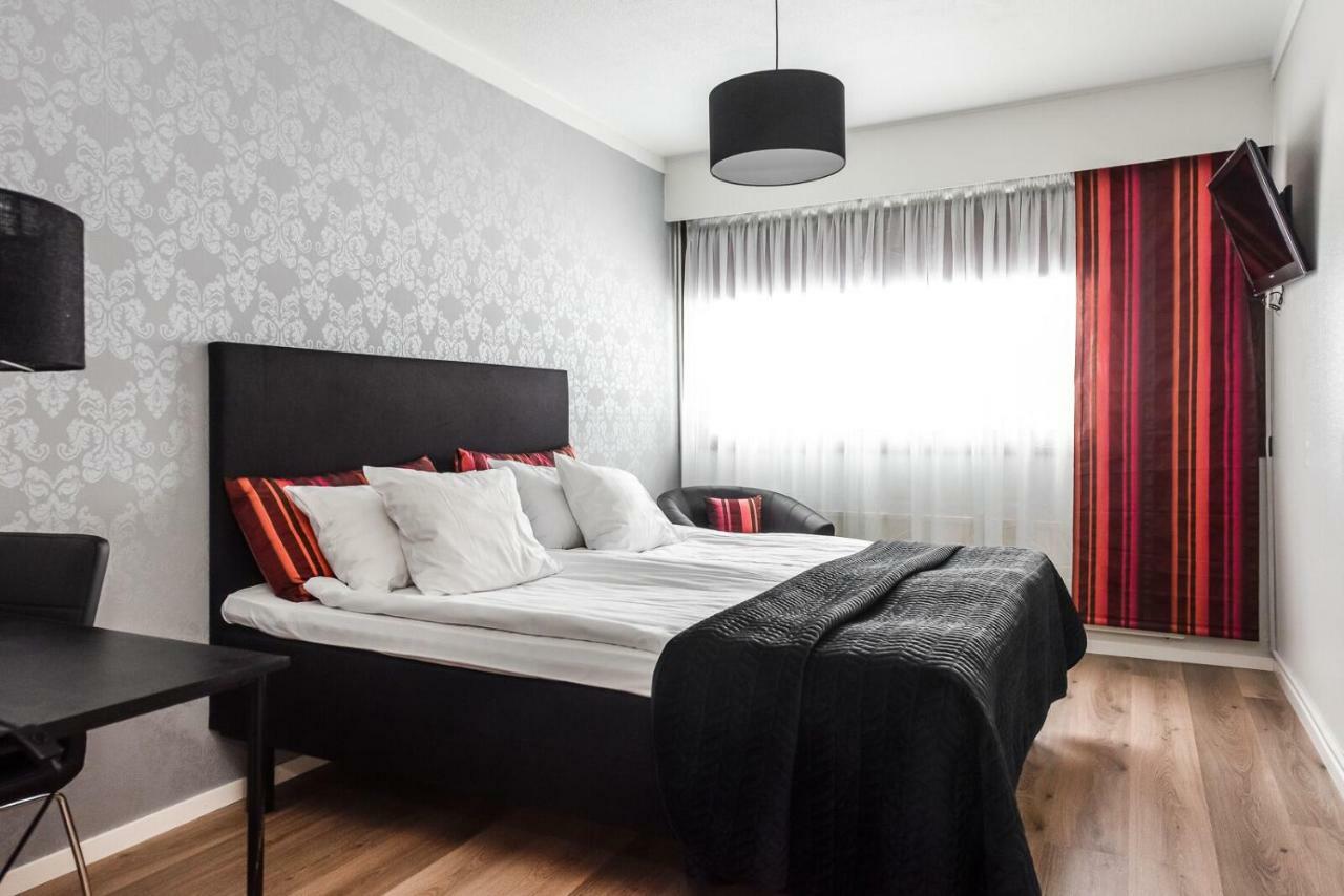 Hotel Kaeenpesae Юливиеска Экстерьер фото