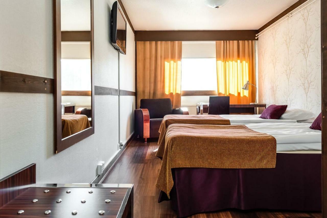 Hotel Kaeenpesae Юливиеска Экстерьер фото